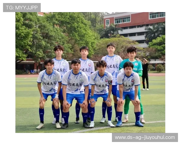 课堂穿足球服是否合适？探讨学生服装选择对学习与纪律的影响